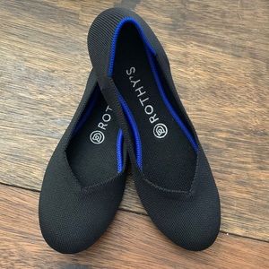 Rothy’s Black solid shoes (Style:The Flat,Size:W US 7.5).